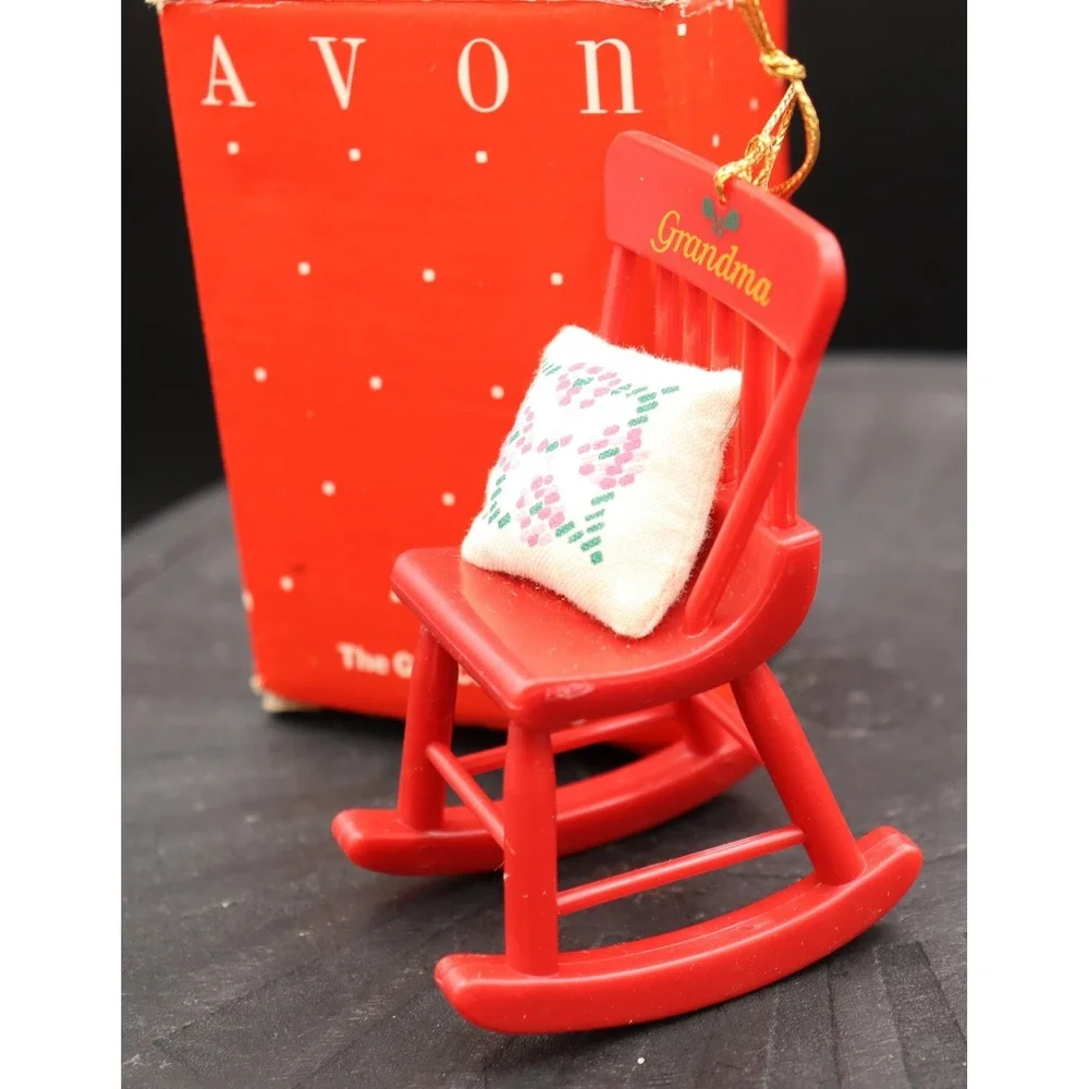 Vintage Avon Timeless Treasures Grandparent Ornament 